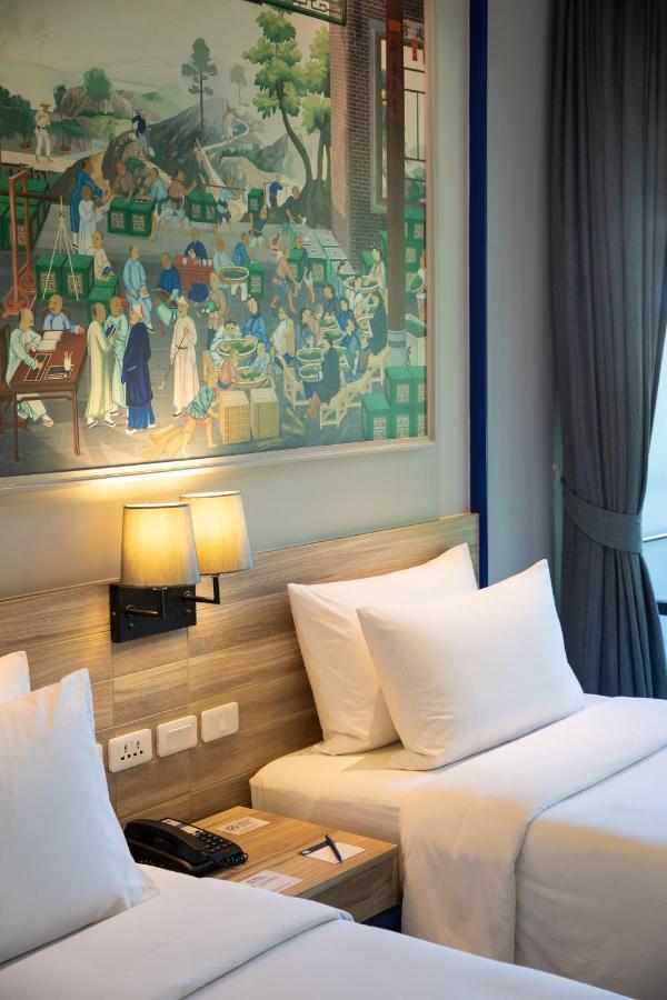 Holiday Style Ao Nang Beach Resort, Krabi Exterior photo